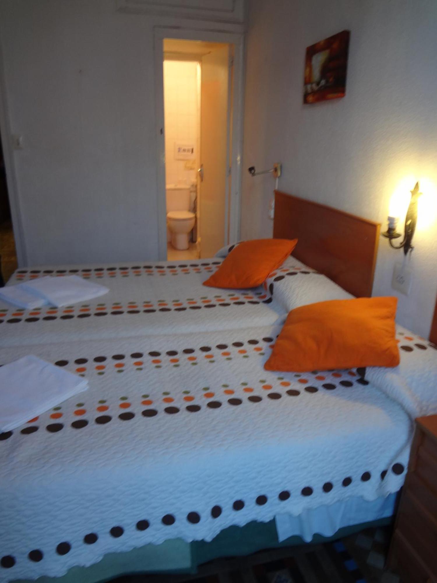 Hostal Lima — Photos 1